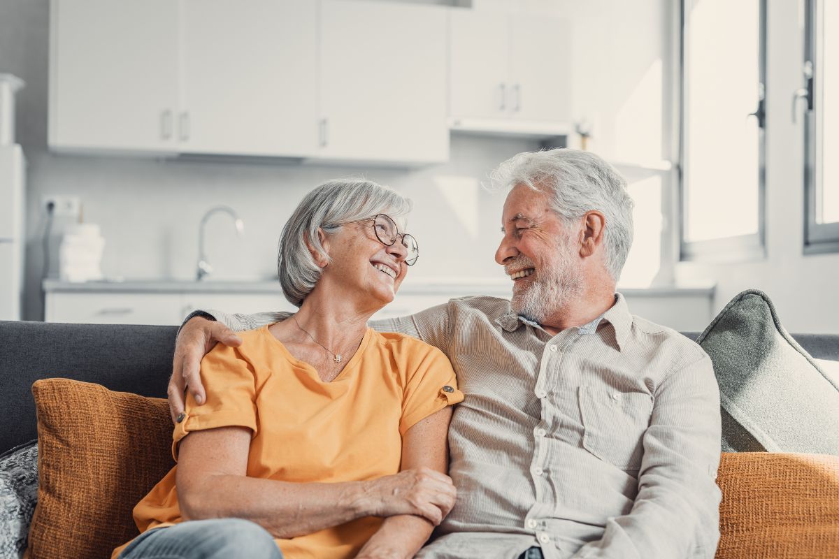 Beneficiaries enjoying retirement together after enrolling in Medicare